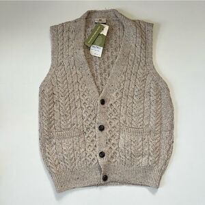 Carraig Donn NWT Irish Aran Wool Cable Knit Buttoned Cardigan Vest M